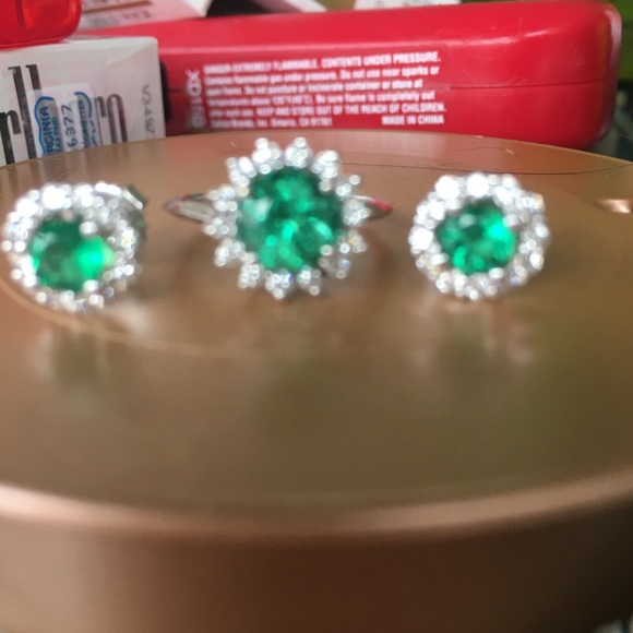 SOLD  SOLD SOLD  Emerald & Diamond Set - Picture 5 of 8